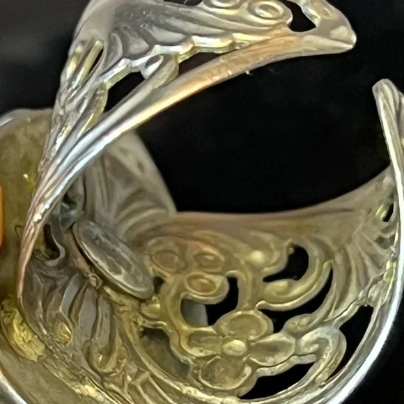 SORRELLI Cocktail Ring Signed White Crystal Set in Silver Filigree Adjustable - Picture 3 of 9